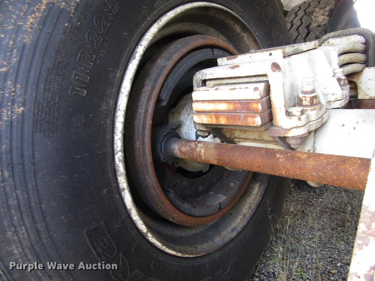 image for item DC0081 2000 Clement RKHL2625 end dump trailer