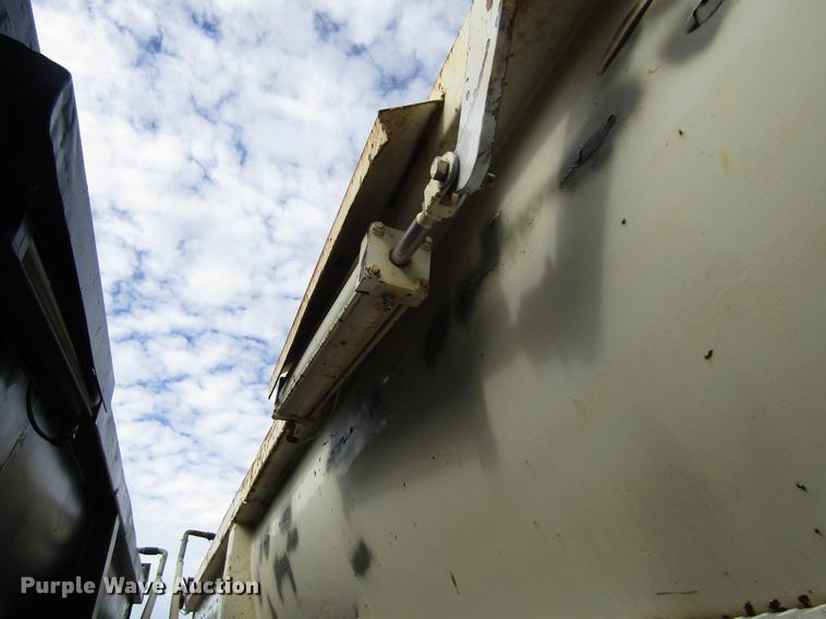 image for item DC0081 2000 Clement RKHL2625 end dump trailer