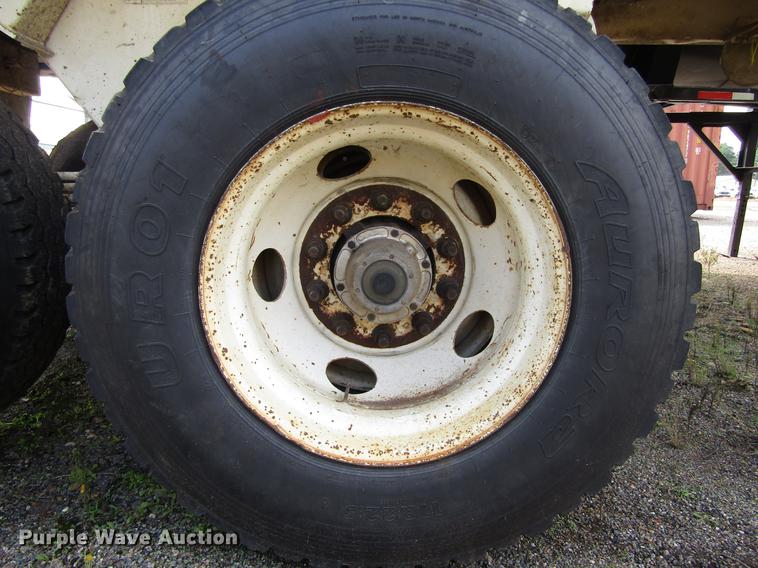 image for item DC0081 2000 Clement RKHL2625 end dump trailer