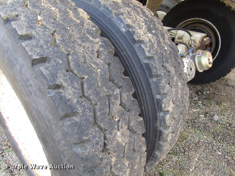 image for item DC0081 2000 Clement RKHL2625 end dump trailer