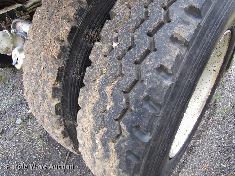 image for item DC0081 2000 Clement RKHL2625 end dump trailer