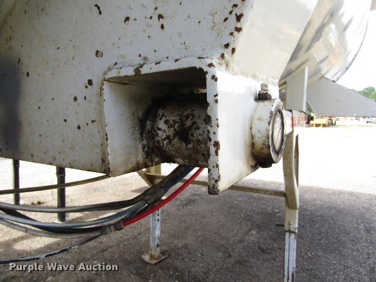 image for item DC0081 2000 Clement RKHL2625 end dump trailer