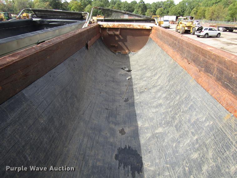 image for item DC0081 2000 Clement RKHL2625 end dump trailer