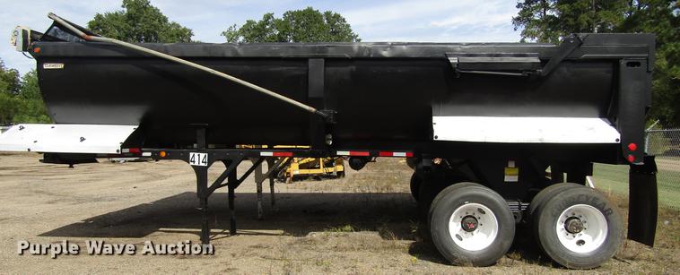 image for item DC0082 2002 Clement RKHL2625 end dump trailer