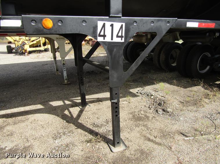 image for item DC0082 2002 Clement RKHL2625 end dump trailer