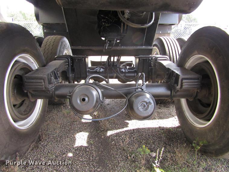 image for item DC0082 2002 Clement RKHL2625 end dump trailer