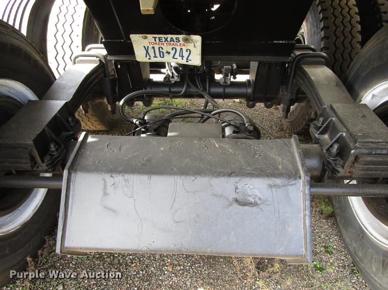 image for item DC0082 2002 Clement RKHL2625 end dump trailer