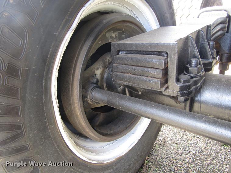 image for item DC0082 2002 Clement RKHL2625 end dump trailer