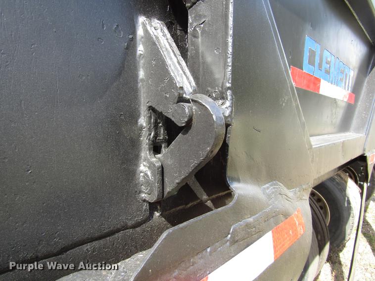image for item DC0082 2002 Clement RKHL2625 end dump trailer