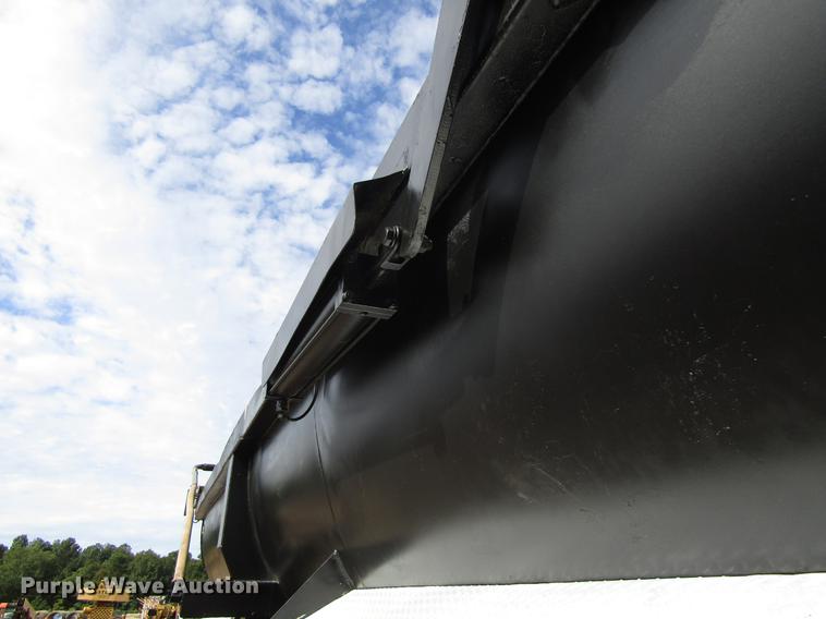 image for item DC0082 2002 Clement RKHL2625 end dump trailer