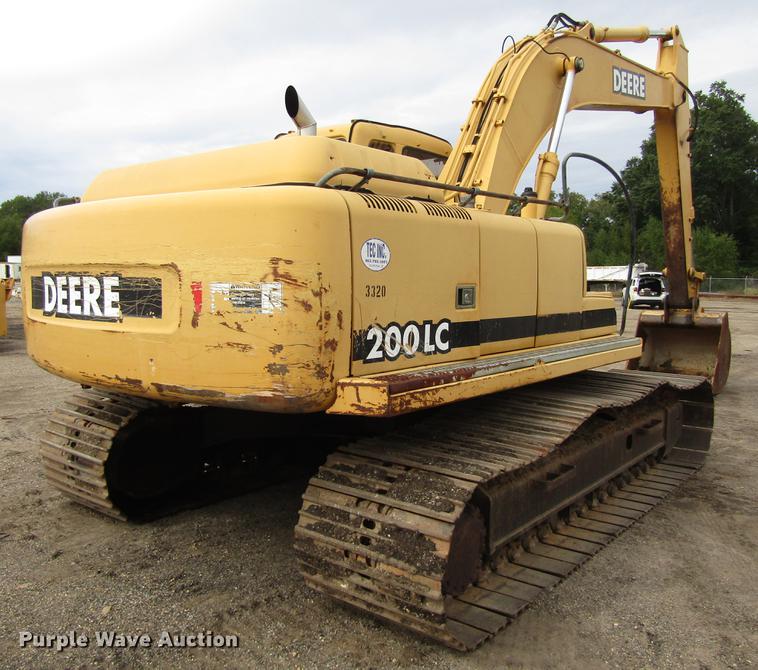 image for item DC0083 2001 John Deere 200LC excavator