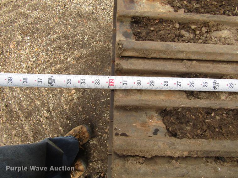 image for item DC0083 2001 John Deere 200LC excavator