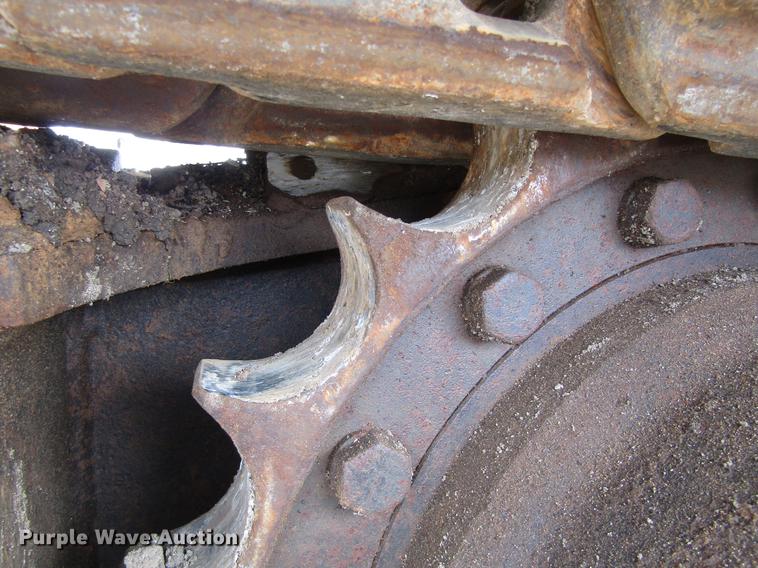 image for item DC0083 2001 John Deere 200LC excavator