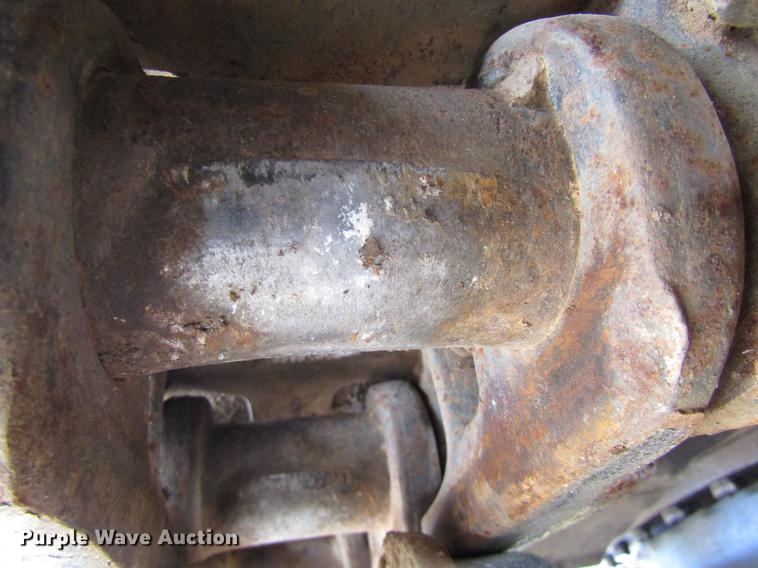 image for item DC0083 2001 John Deere 200LC excavator