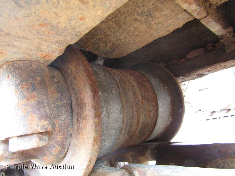 image for item DC0083 2001 John Deere 200LC excavator