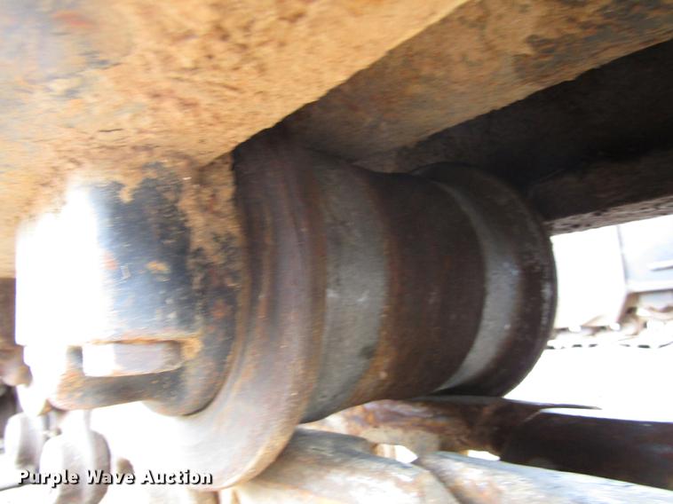 image for item DC0083 2001 John Deere 200LC excavator