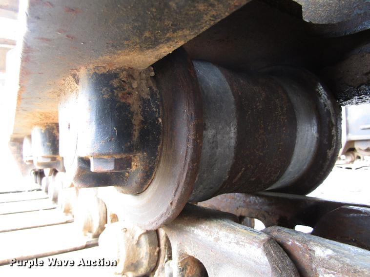 image for item DC0083 2001 John Deere 200LC excavator