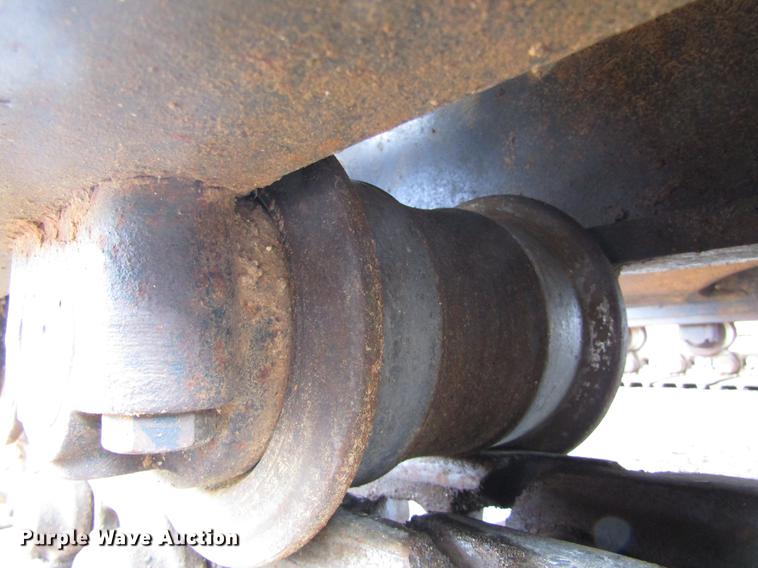 image for item DC0083 2001 John Deere 200LC excavator