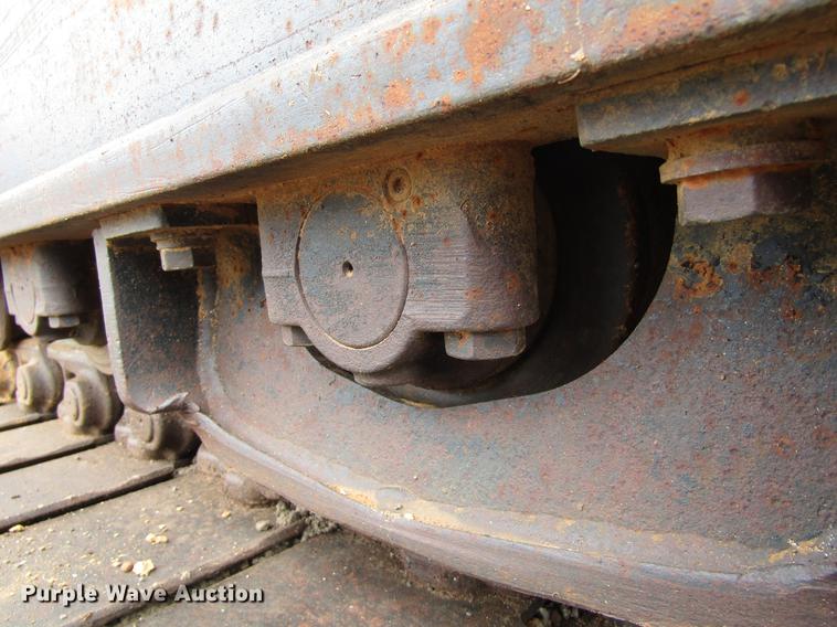 image for item DC0083 2001 John Deere 200LC excavator