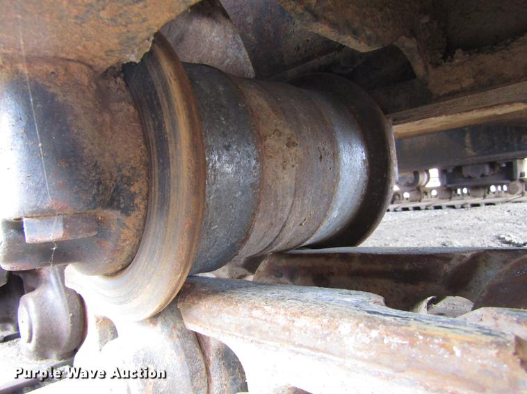 image for item DC0083 2001 John Deere 200LC excavator