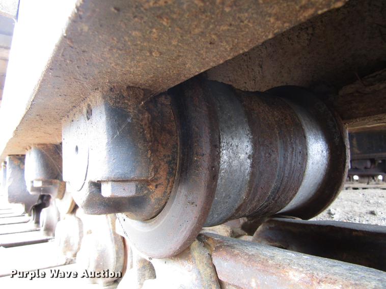 image for item DC0083 2001 John Deere 200LC excavator