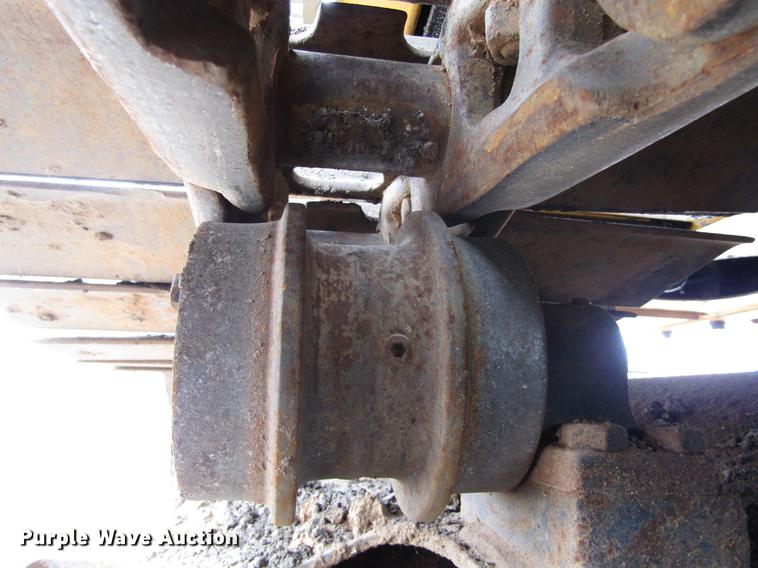 image for item DC0083 2001 John Deere 200LC excavator