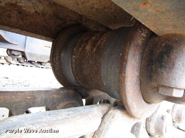 image for item DC0083 2001 John Deere 200LC excavator