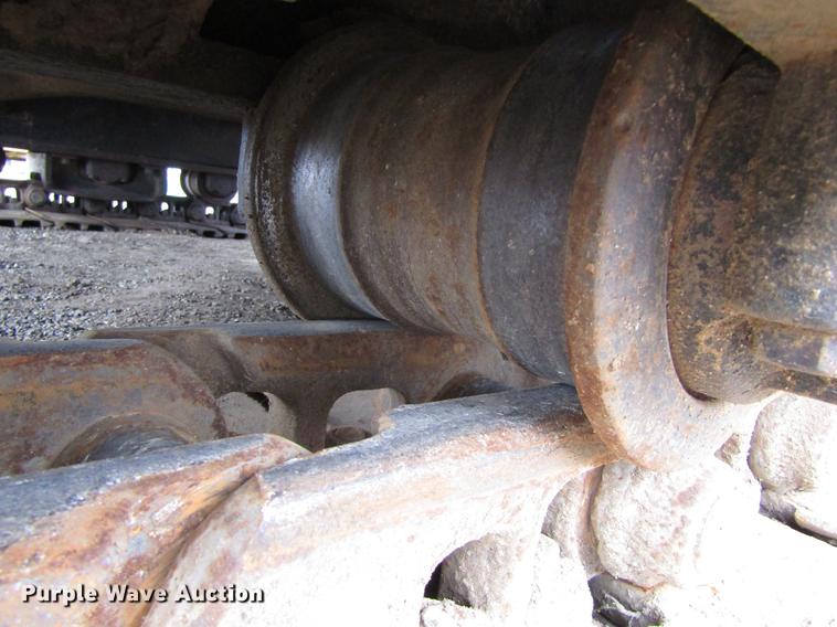 image for item DC0083 2001 John Deere 200LC excavator