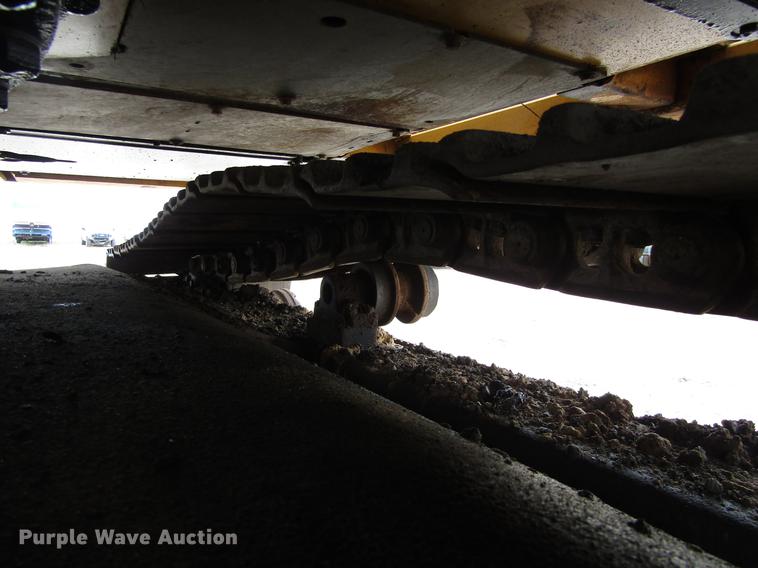 image for item DC0083 2001 John Deere 200LC excavator