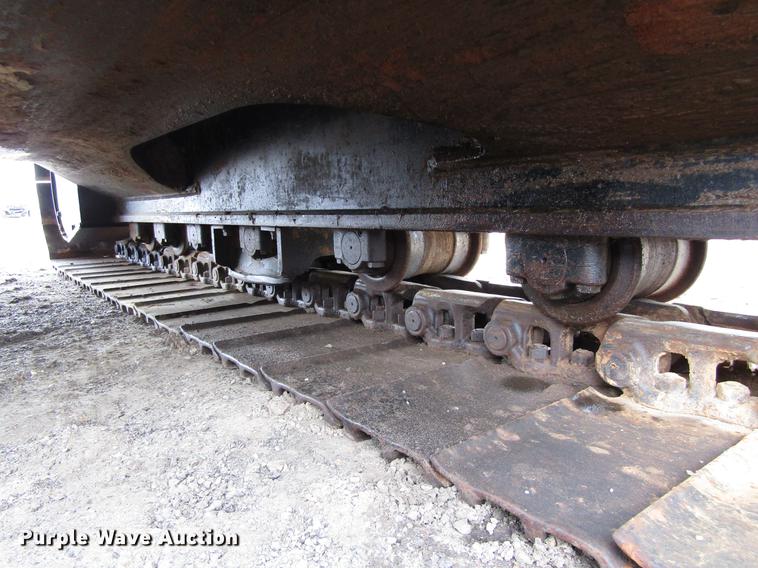 image for item DC0083 2001 John Deere 200LC excavator