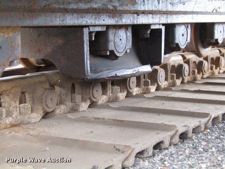 image for item DC0083 2001 John Deere 200LC excavator