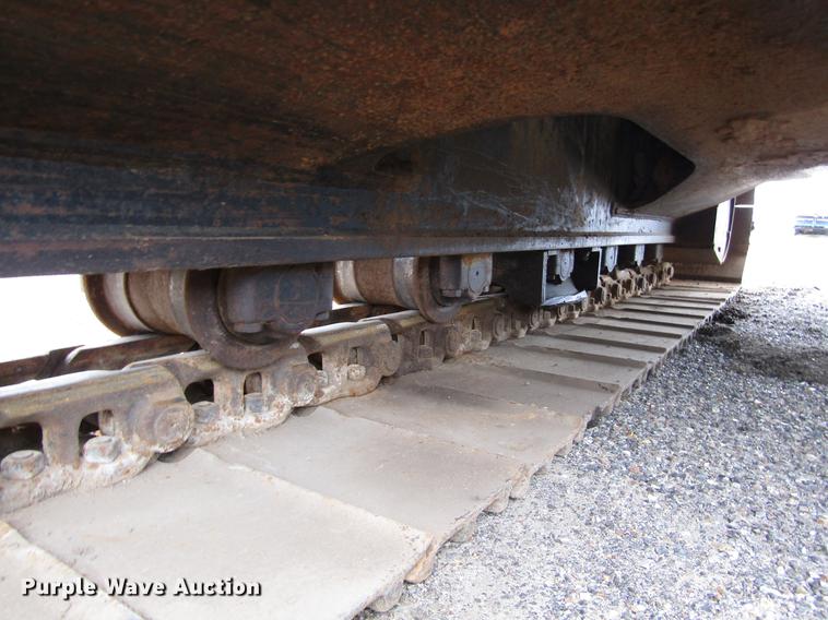 image for item DC0083 2001 John Deere 200LC excavator