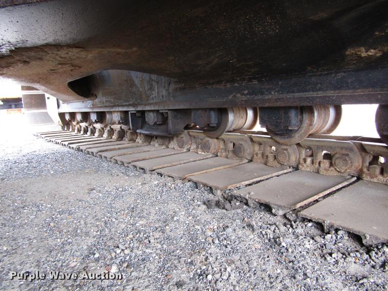 image for item DC0083 2001 John Deere 200LC excavator