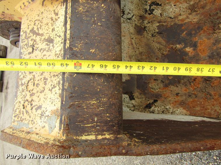 image for item DC0083 2001 John Deere 200LC excavator