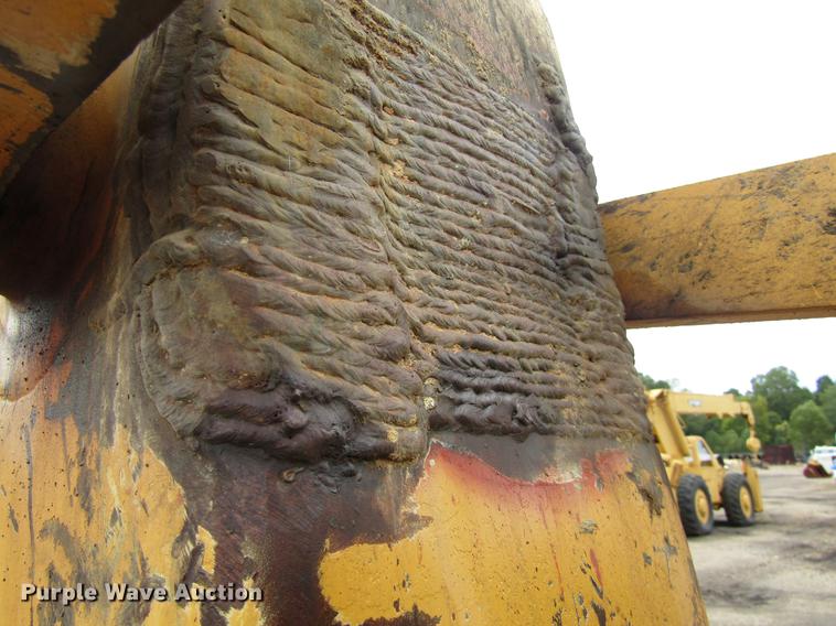 image for item DC0083 2001 John Deere 200LC excavator