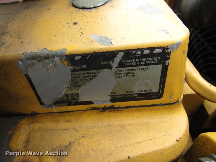image for item DC0083 2001 John Deere 200LC excavator
