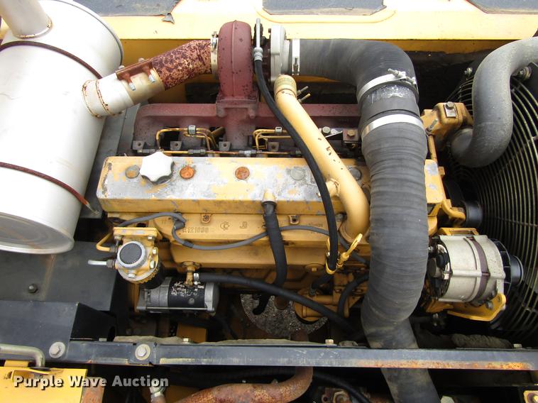 image for item DC0083 2001 John Deere 200LC excavator