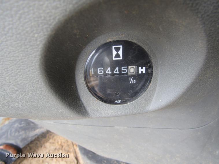 image for item DC0084 1999 John Deere 270LC excavator