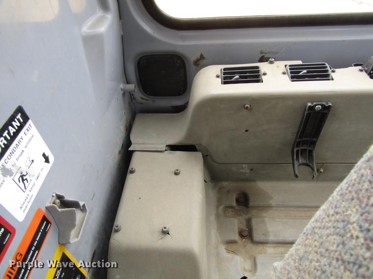 image for item DC0084 1999 John Deere 270LC excavator