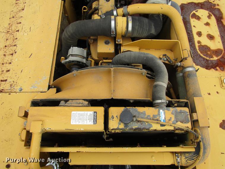image for item DC0084 1999 John Deere 270LC excavator