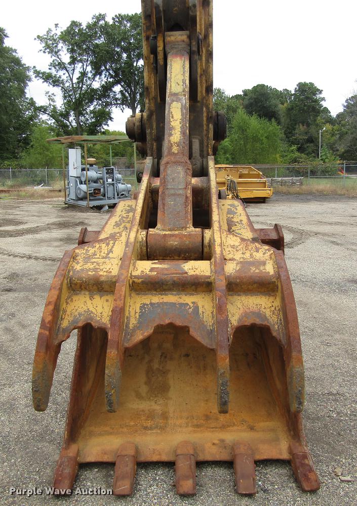 image for item DC0084 1999 John Deere 270LC excavator