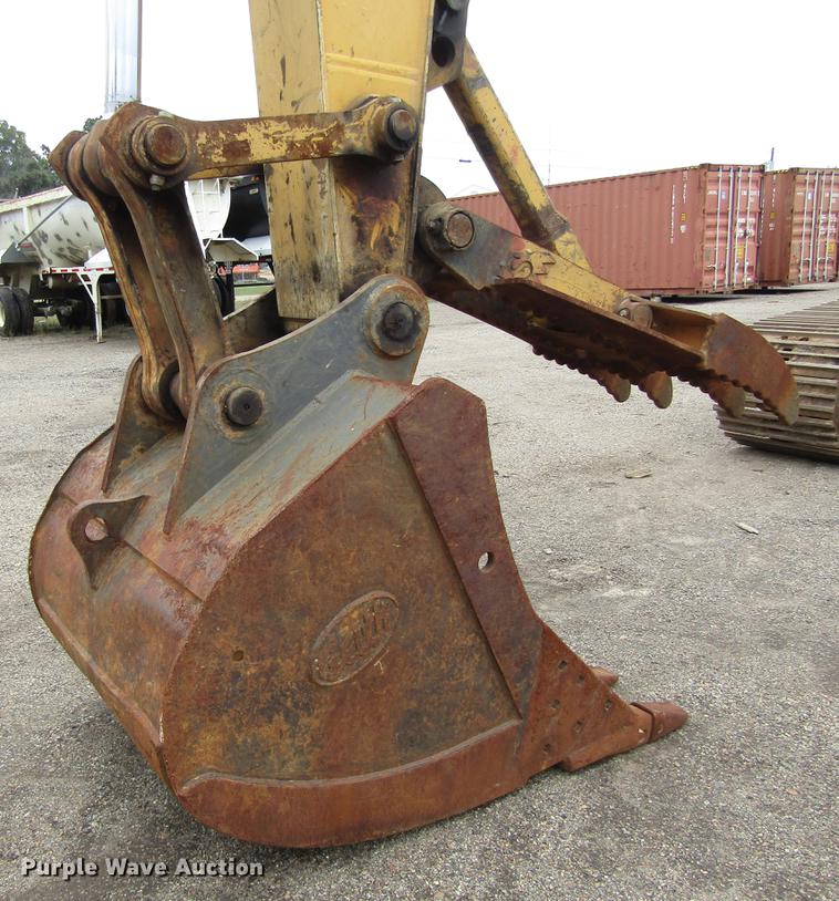 image for item DC0084 1999 John Deere 270LC excavator