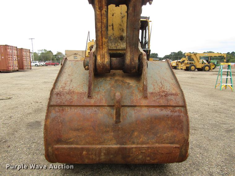 image for item DC0084 1999 John Deere 270LC excavator