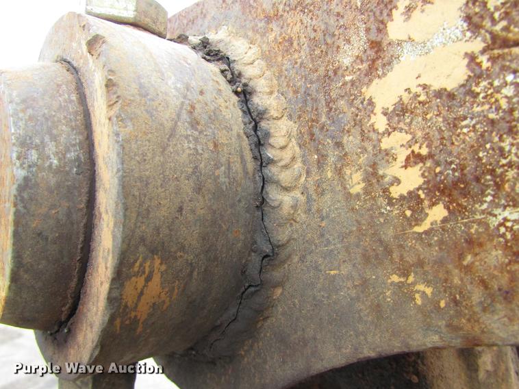 image for item DC0084 1999 John Deere 270LC excavator