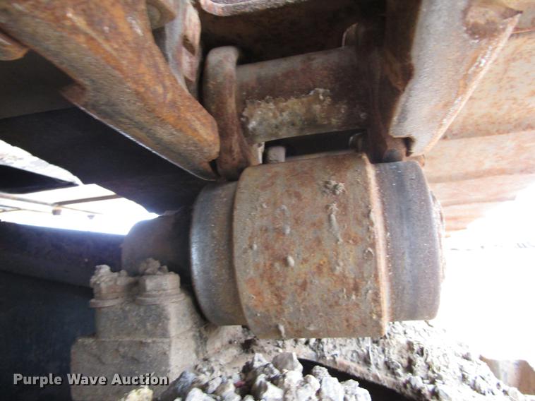 image for item DC0084 1999 John Deere 270LC excavator