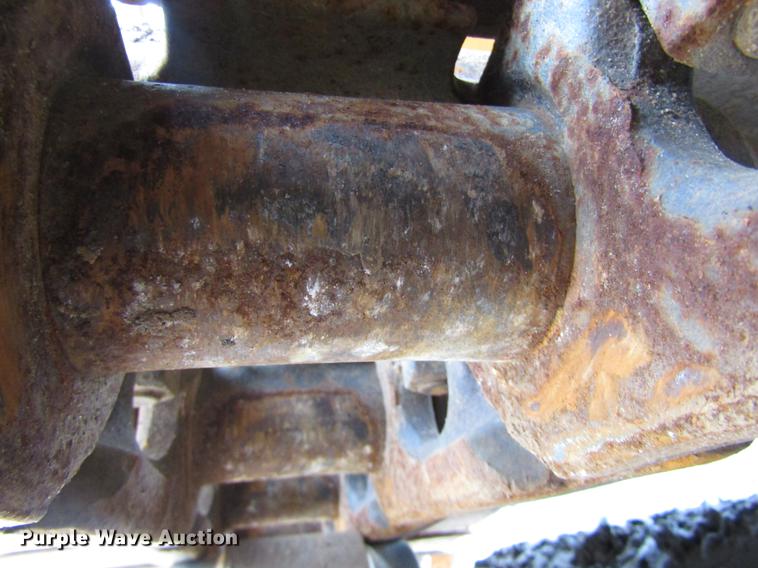 image for item DC0084 1999 John Deere 270LC excavator