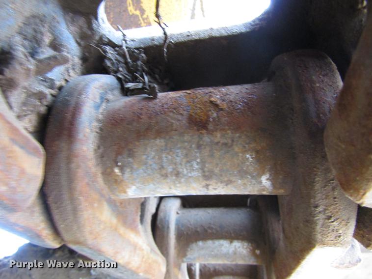 image for item DC0084 1999 John Deere 270LC excavator