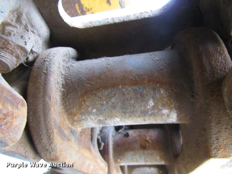 image for item DC0084 1999 John Deere 270LC excavator