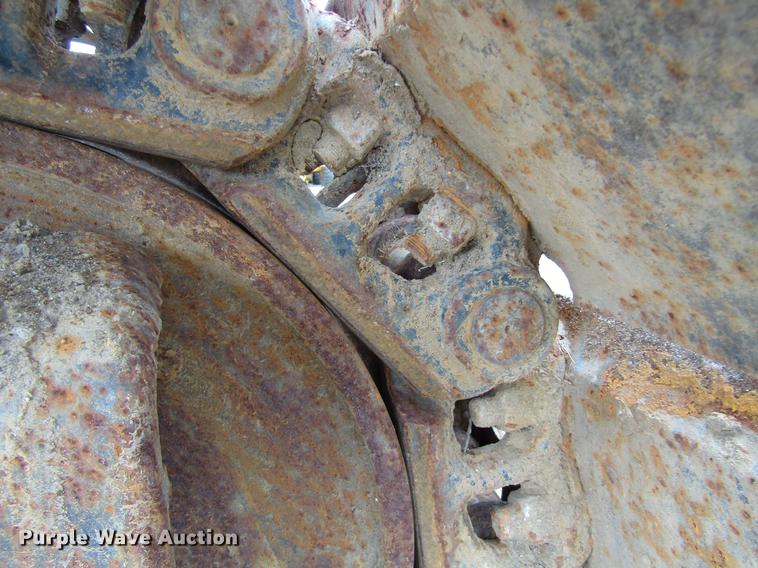 image for item DC0084 1999 John Deere 270LC excavator