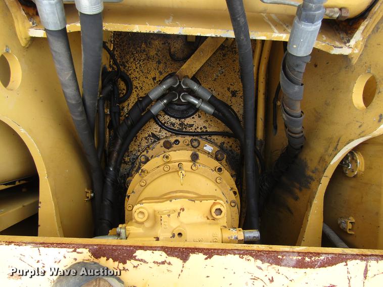 image for item DC0084 1999 John Deere 270LC excavator